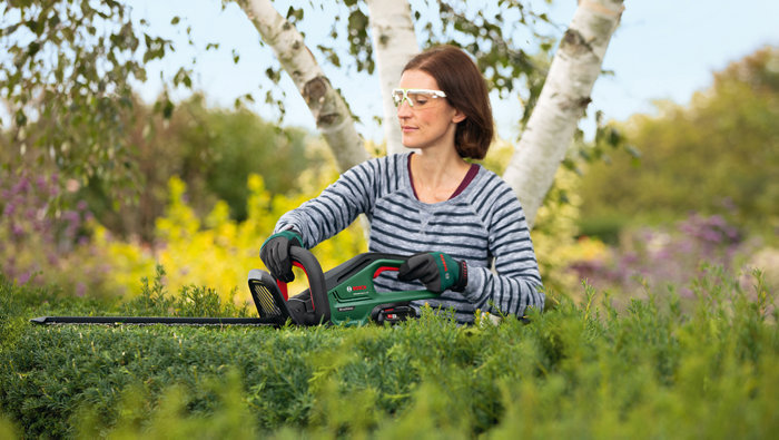 Bosch UniversalHedgeCut 18-50 hækkeklipper akku 